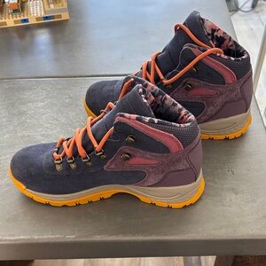 Columbia Hiking Boots, nearly new, 38.5 / 7.5, purple and blue
